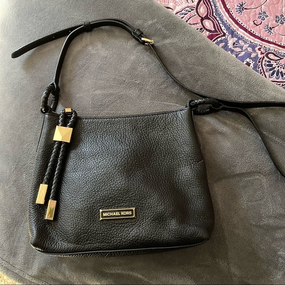 Michael Kors Handbags - Michael Kors Black & Gold Crossbody Purse